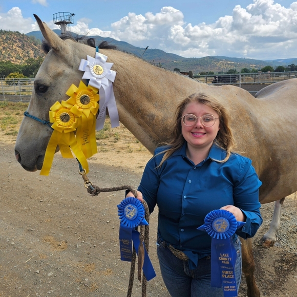 Meet your Posher, Cheyenne - Picture 3 of 3